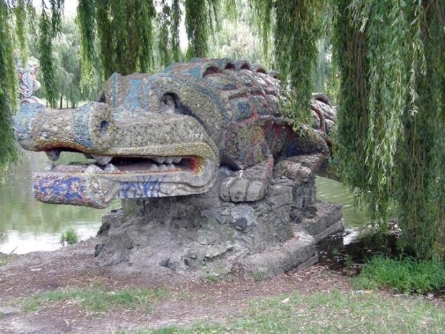 Крокодил у гідропарку (фото з сайту wikimapia)