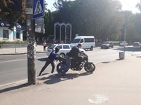 У Рівному мотоцикліст в'їхав у маршрутку (ФОТО)