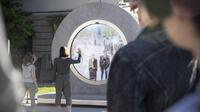 Люди перегукуються і махають руками: між Любліном та Вільнюсом відкрився віртуальний портал