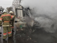 На Рівненщині загорілася вантажівка з хлібом (ФОТО)