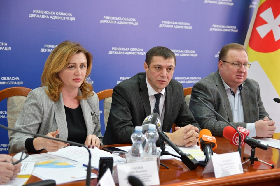 Олена Гандзюк — зліва. Фото — пресслужби РОДА.
