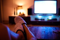 Чому треба відмовитися від спокуси дивитися телевізор з вимкненим світлом