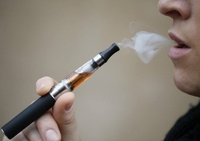 Мешканців Рівненщини попередили про небезпеку електронних сигарет