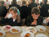 Дітям Дубенського села прокурори «відвоювали» безплатні харчі