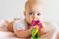 Іграшку для немовлят, яка не відповідає вимогам ДСТУ, продавали у Рівному (ФОТО)