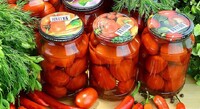 Рецепт консервованих помідорів без оцту: стоятимуть цілу зиму і смакуватимуть усім