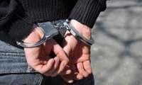 Двоє п’яних у кайданках, поліцейський -  у лікарні: у Бармаках затримали молодика 