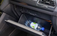 Як українською назвати «бардачок» в авто: правильний варіант здивує