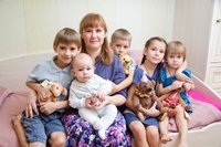 Звання мати-героїня отримало найбільше жінок з Рівненщини (6 ФОТО)
