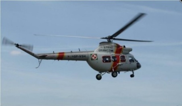 Фото з газети «Kurier Lubelski»: гелікоптер, який виявив повітряного контрабандиста та його вантаж.