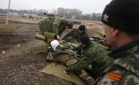 Ховаються за спинами жінок та дітей: українських військових обстрілюють з житлових кварталів