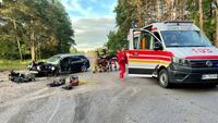 Понівечена Audi A4 і травмований водій. Рятувальникам довелось «прибирати» наслідки ДТП на Рівненщині (ФОТО)