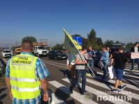 Рух на трасі Київ-Чоп перекрито, але заторів немає, - поліція (ФОТО)