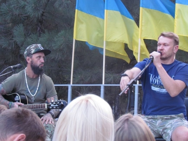 Андрій Антоненко Riffmaster (ліворуч) та Олександр Положинський (праворуч) багато виступали разом  і були близькими товаришами