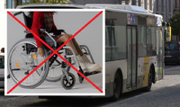 Не пустив дитину-інваліда на візку в автобус водій у Рівному (ОНОВЛЕНО)