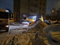 Впродовж ночі комунальники розчищали дороги у Рівному (ФОТО)