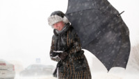 Рвучкий вітер, дощі та сніг накриють Україну