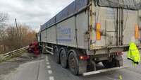 Швидка прибула за 4 хвилини: на Рівненщині трактор зіткнувся з вантажівкою (ФОТО)