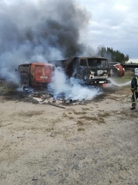 На Рівненщині згоріли дві вантажівки (ФОТО) 