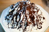Шоколадний торт «Пінчер» з вишнею: з ним впорається навіть лінива господиня