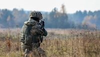 Снайпери та гранатомети: на сході України неспокійно, є поранений