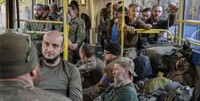 Повернення захисників «Азовсталі»: Перші звільнені з полону вже – в Україні