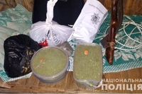 Понад 2 кг наркотичних рослин знайшли у мешканця Рівненщини (ФОТО)

