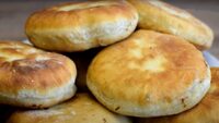 Готую біляші за цим рецептом 15 років – і вони «тануть» у роті: пухкі, соковиті та краще за чебуречні 