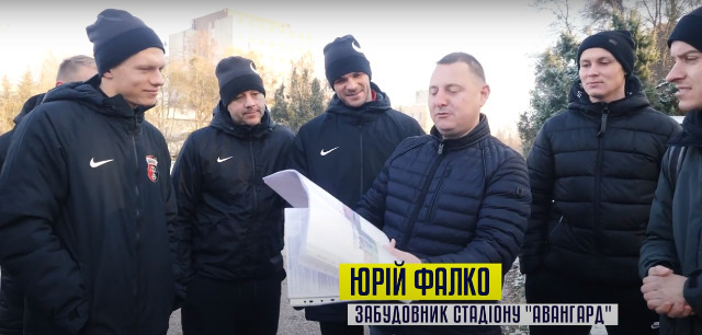 Скрін з відео Дмитра Поворознюка, який знімає серіал "Футболіст".