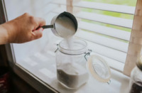 Насипте соди на підвіконня і результат вас шокує: Мінімум зусиль – максимум дії 