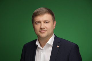 На фото Віталій Коваль, майбутній кандидат на посаду міського голови Рівного від партії «Слуга Народу»