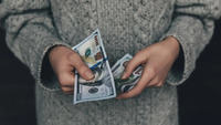 Курс долара в Україні 12 серпня: скільки коштує валюта в банках та обмінниках