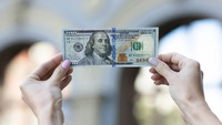 Вже не 50 гривень: Уряд змінив прогноз щодо курсу долара у 2023 році