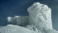 КАРПАТИ: Обсерваторія «Білий слон» у сніговому полоні на Чорногорі (ФОТО/ВІДЕО)