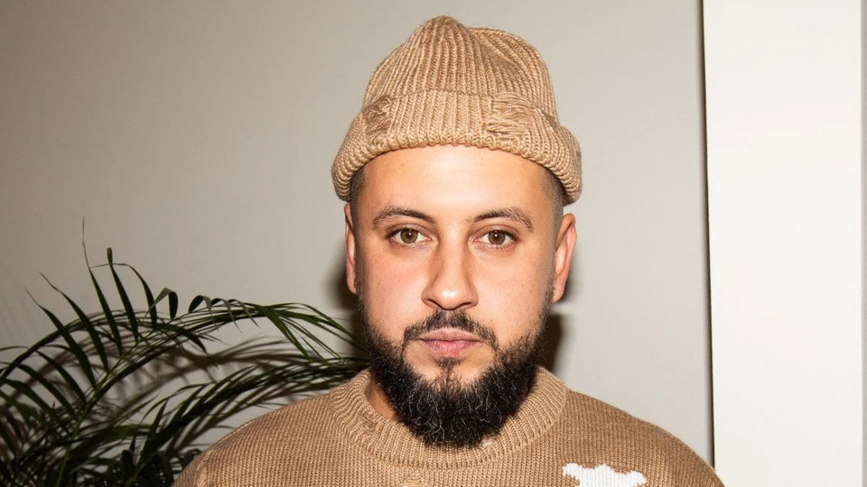 Відросле волосся і новий лук: Дмитро Монатік змінив імідж (ФОТО)