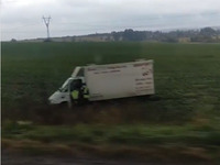 Вантажівку викинуло у поле: неподалік Рівного сталась ДТП (ВІДЕО)