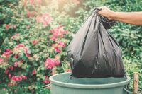 5 речей, які категорично не можна викидати у смітник, щоб не притягнути лихо: народні прикмети