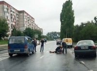 Чоловіка збив автомобіль на вулиці Макарова у Рівному (ФОТО)