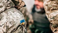 Українського воїна в зоні ООС поранив ворожий снайпер