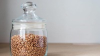 Вбережіть припаси: скільки можна зберігати гречку, рис, пшоно та інші крупи?