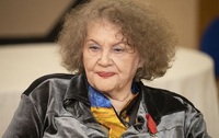 Ліні Костенко сьогодні виповнилось 93 роки: цікаві факти з життя письменниці (ФОТО)