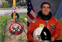 Першому космонавту України Леоніду Каденюку й досі не поставили пам'ятник на могилі (6 ФОТО)