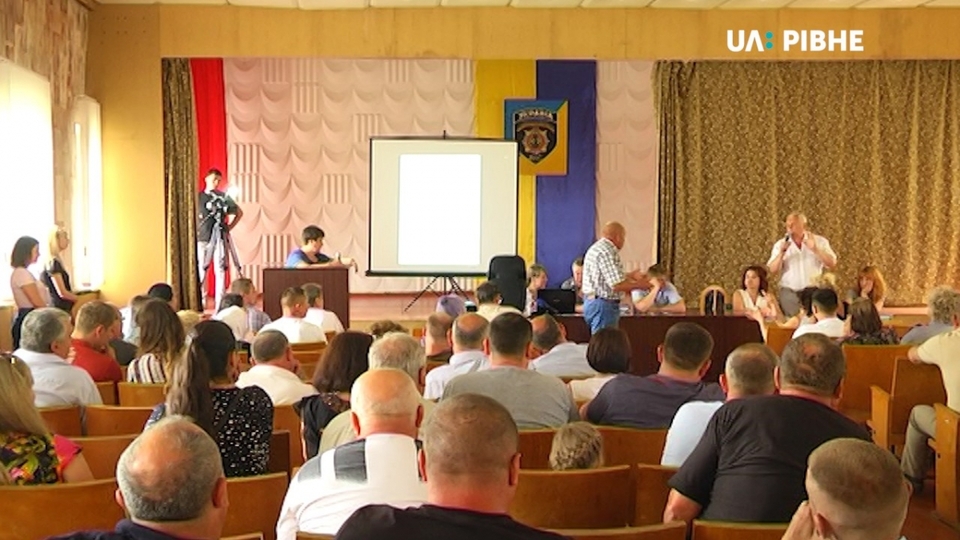 Збори у селі, що відбулися 9 червня. Фото - rv.suspilne.media.