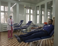 Як у центрі служби крові Рівненщини переробляють кров та формують ціни на її компоненти (ФОТОРЕПОРТАЖ)

