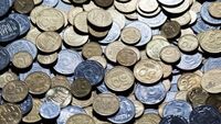 Деякі 10 копійок коштують тисячі гривень: які монети варто перевірити