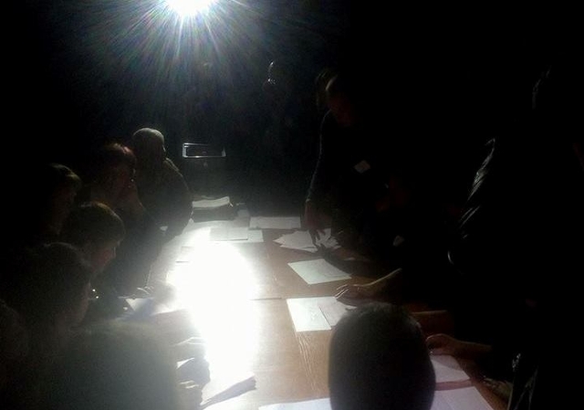 Вибори на Демидівщини проходили під світлом телефонних ліхтариків