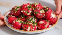 Беріть зразу 3 кг редиски: Хрустка домашня закуска, яку можна приготувати кілька хвилин 