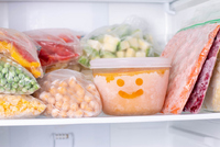 Що шкідливо зберігати у морозильній камері: ТОП-5 продуктів