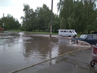 Затяжні дощі підтопили селище поблизу Рівного (ФОТО)