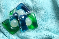 Цей одяг краще не прати гелевими капсулами: у чому причина